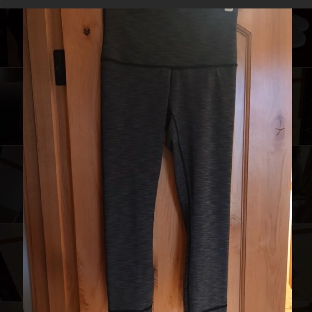 Wunder Under 21’ Crop Luxtreme High Waisted